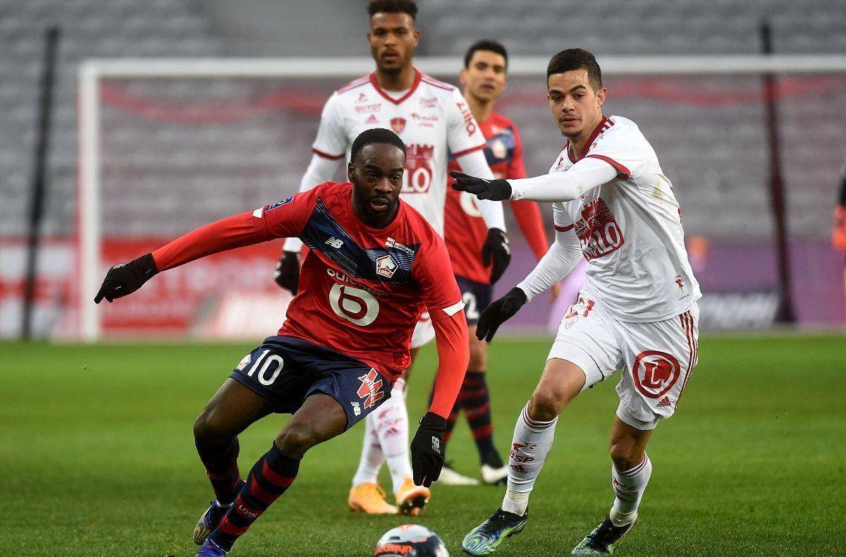 通过前锋李 通过前锋李