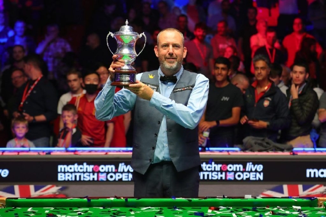 引人注目的 引人注目的